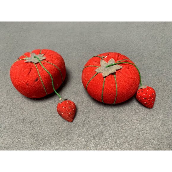 Vintage Tomato & Strawberry Pin Cushions Set - Picture 2 of 8